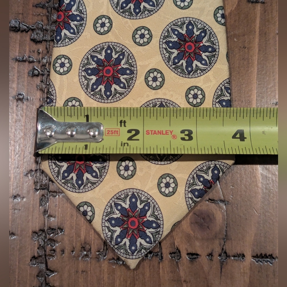 VTG- Burberry Medallion Tie - Picture 11 of 12